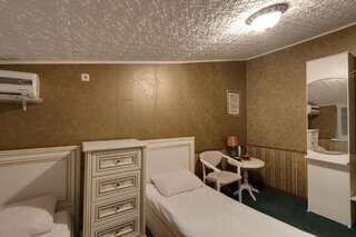Отель Pokrovsky Киев Стандартный двухместный номер с 2 отдельными кроватями-3
